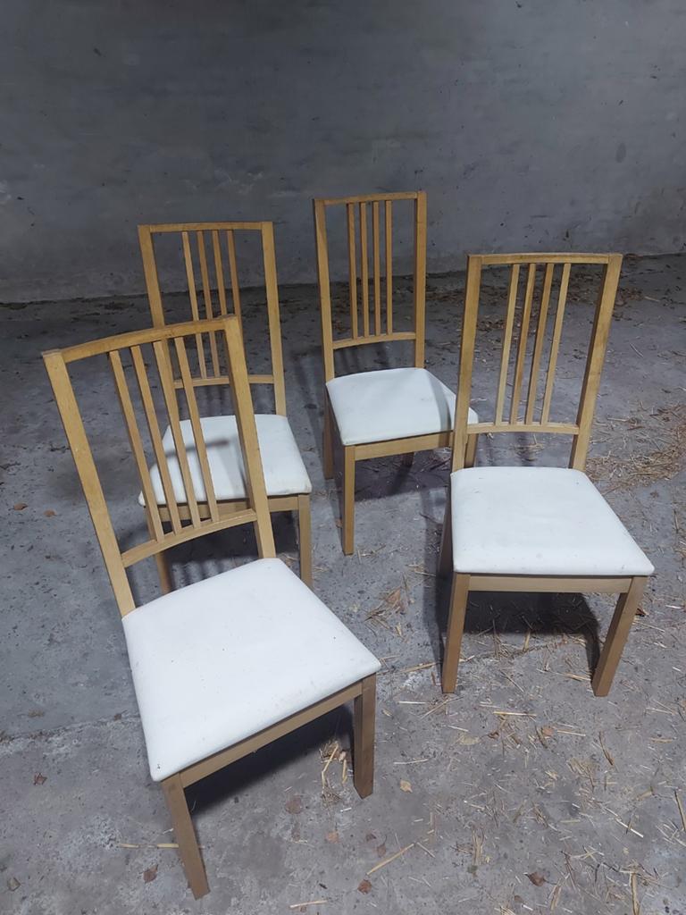 Moderne houten stoelen, Ophalen