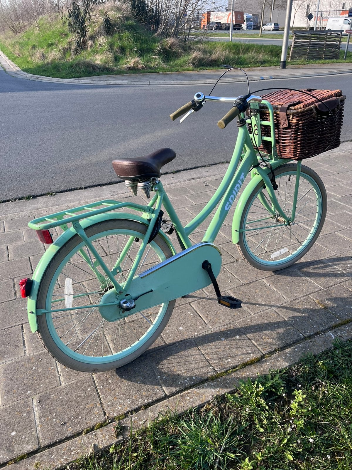 Meisjes fiets 24 inch, Ophalen, Terugtraprem, Versnellingen, Gebruikt