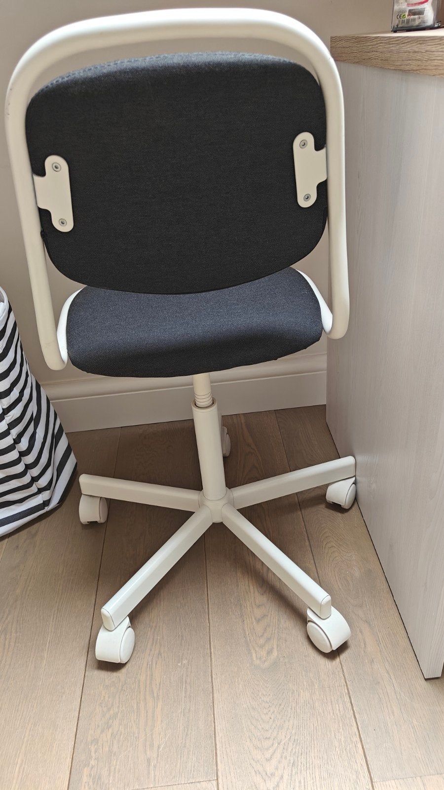 2 Kinder  bureaustoelen, goede staat, Ophalen, Zo goed als nieuw, Bureaustoel