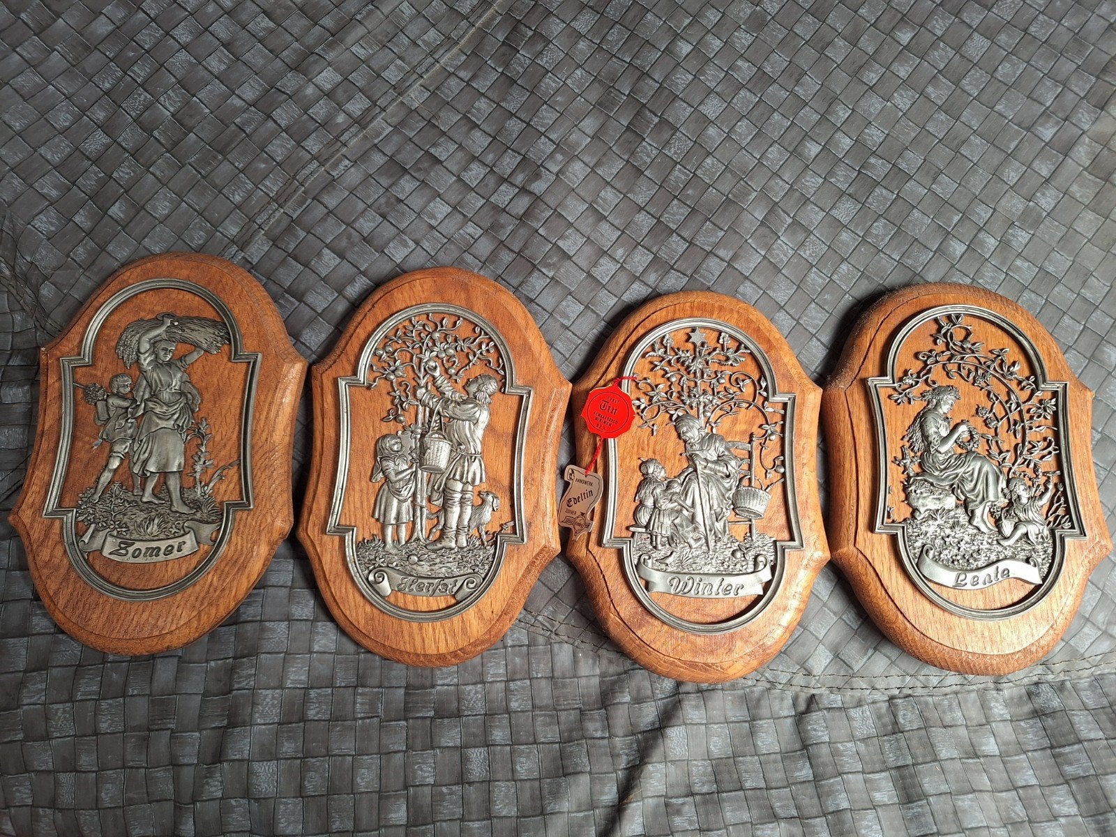 Complete set 4 delige set vintage tinnen op hout, Ophalen