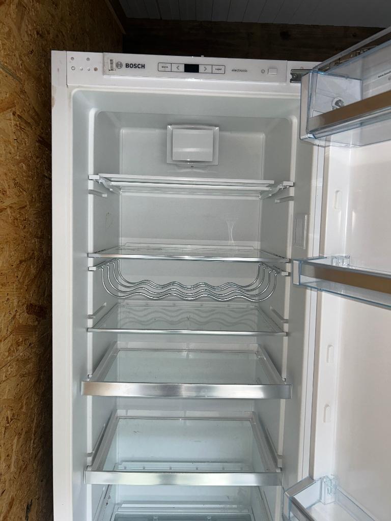 Bosch inbouw koelkast, Elektronische apparatuur, Koelkasten en IJskasten, Ophalen, Zo goed als nieuw, Zonder vriesvak