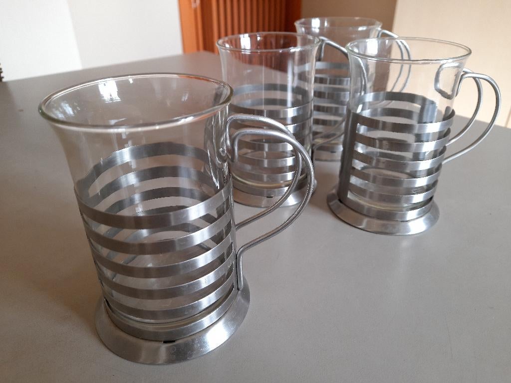 theeglazen 4 stuks samen 6 euro., Huis en Inrichting, Ophalen, Gebruikt, Glas, Overige stijlen