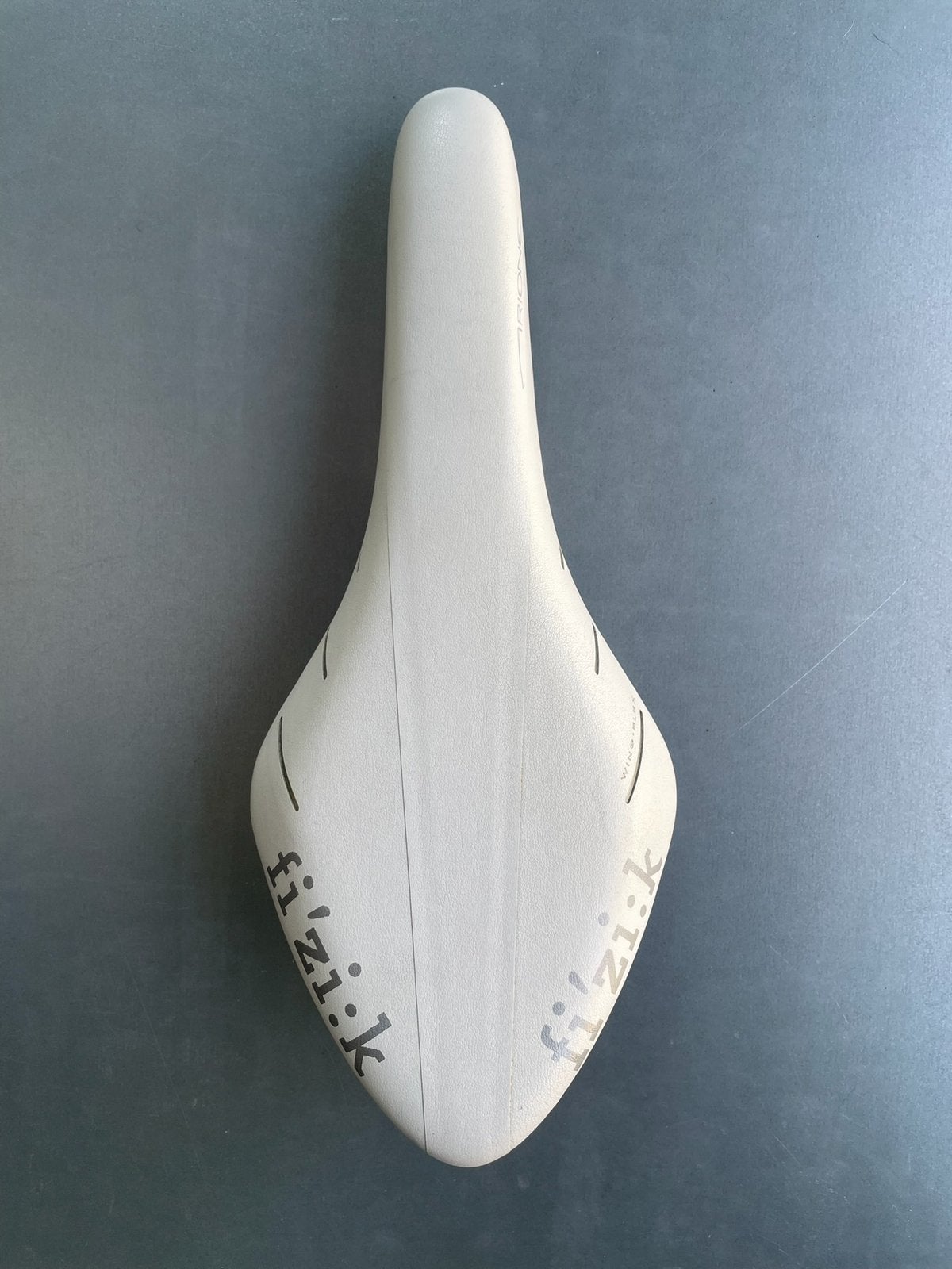 Selle de course Fizik Arione R3 - blanche, rails en k:ium, Enlèvement ou Envoi, Comme neuf, Selle, Titane