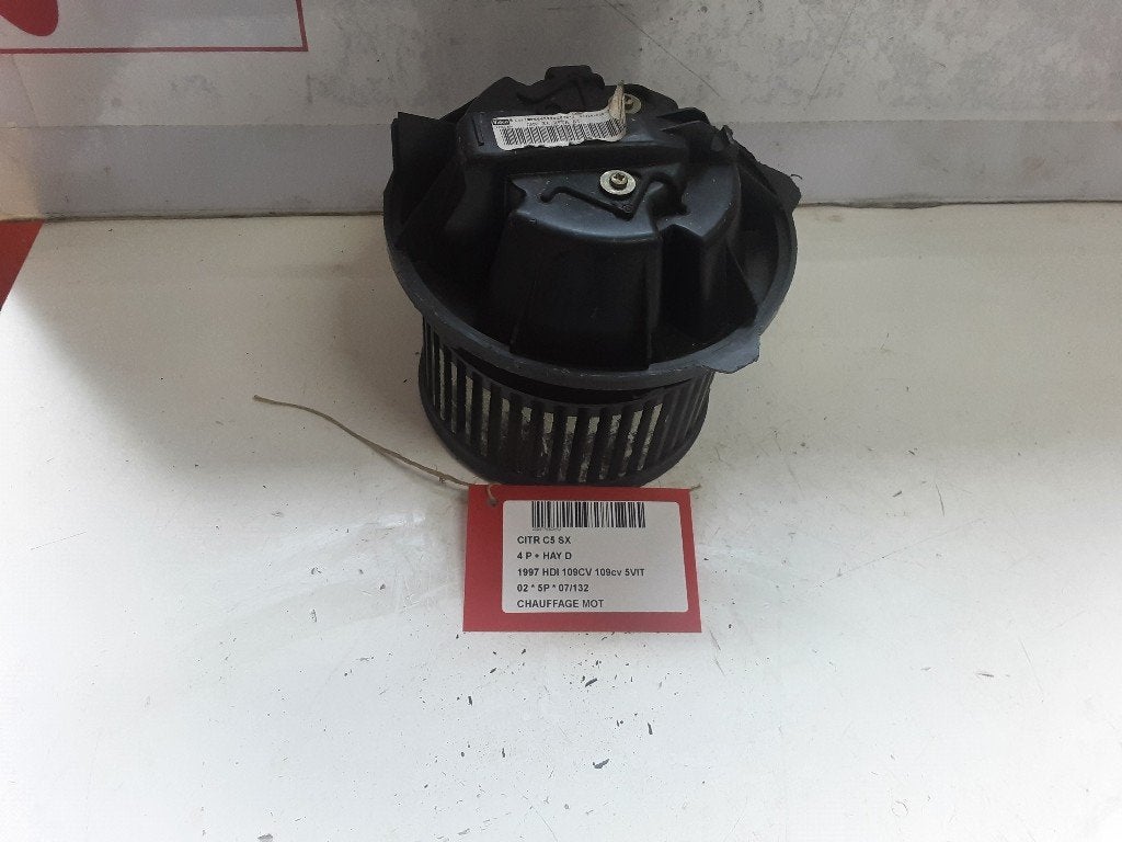 RADIATEUR MOTEUR Citroën C5 I Berline (DC), Citroën, Mevr. I. Hauben, Utilisé, Rue de l'Espoir 34 34
4030  GRIVEGNÉE, BE