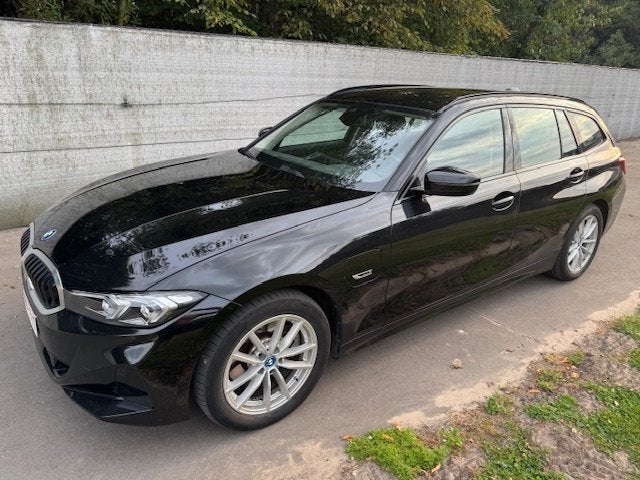 Bmw 320 Hybride Break Automaat Euro Face lift M.2023, Auto's, Automaat, Dealer onderhouden, Lane Keeping Assist, Zwart