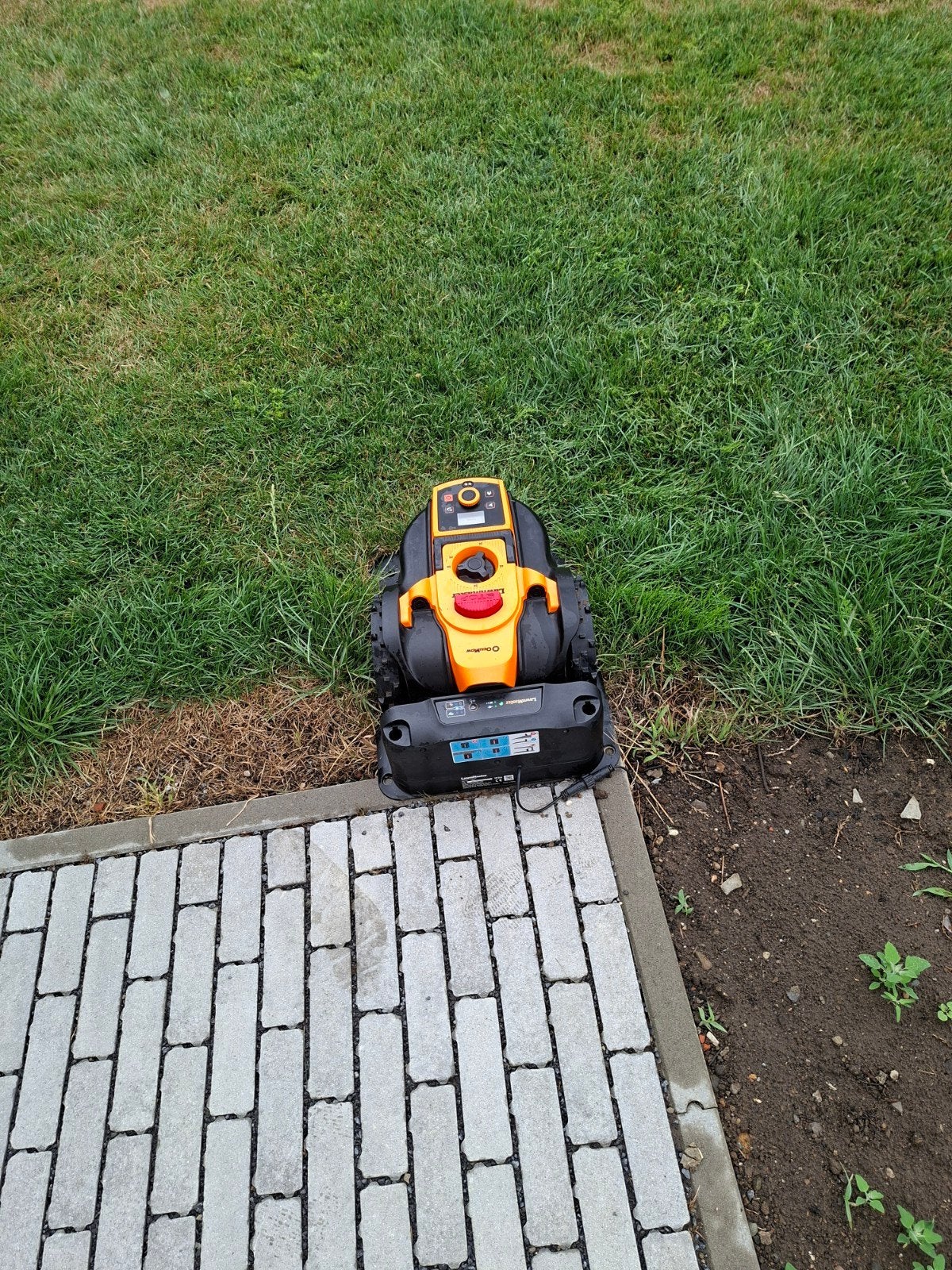 Avec garantie ! Tondeuse à gazon robotisée Lawnmaster 24V Li, Enlèvement ou Envoi, Comme neuf, Lawnmaster, Avec capteur de pluie