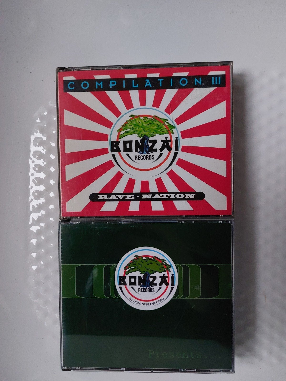 BONZAI III + BONZAI 11, Verzenden