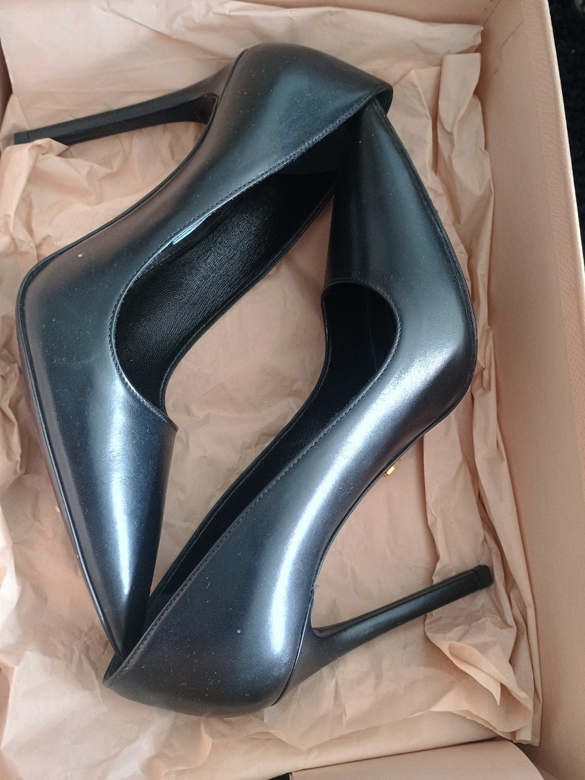 Prada pumps zwart leer 35, Kleding | Dames, Pumps, Prada, Zwart, Ophalen of Verzenden