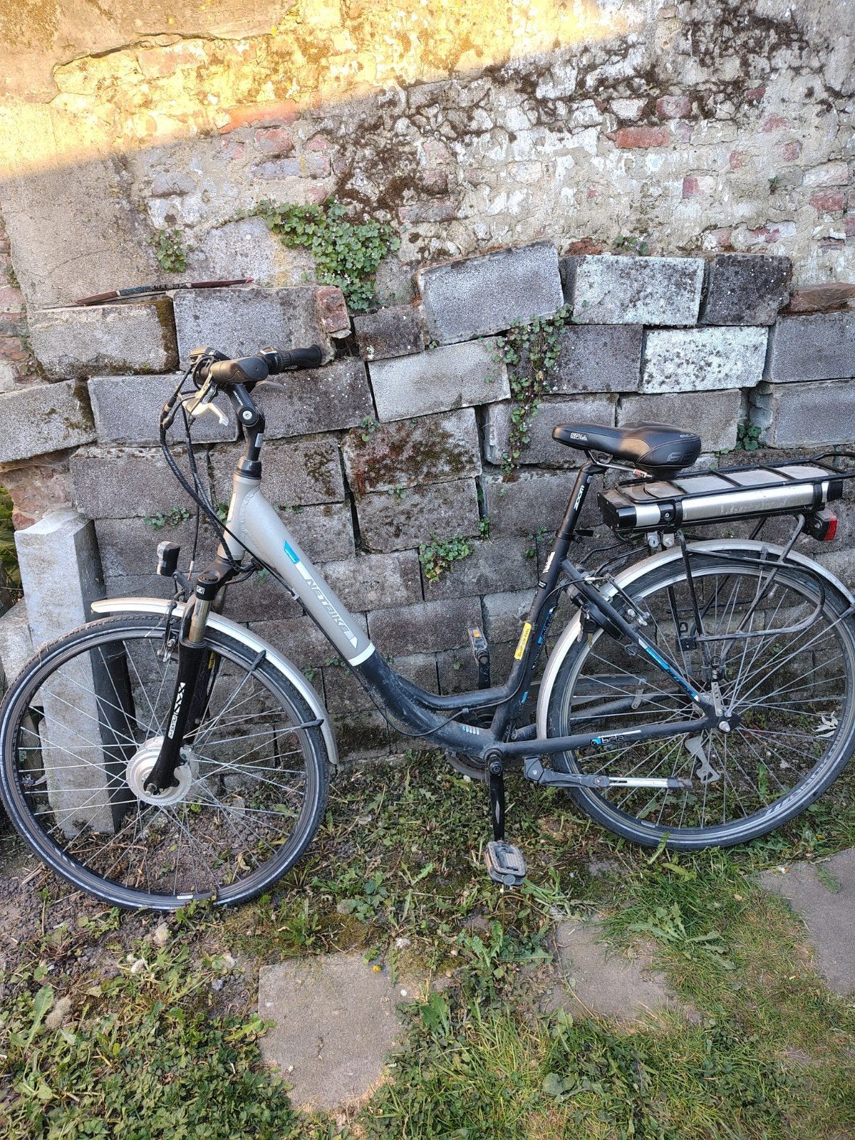 Elektrische fiets, Fietsen en Brommers, Ophalen, Zo goed als nieuw