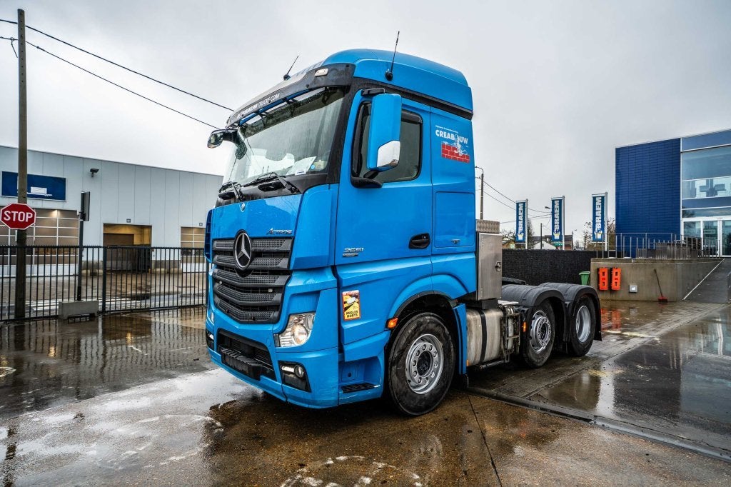 Mercedes-Benz ACTROS 2651 LS (bj 2012), Auto's, Vrachtwagens, Automaat, Euro 5, Blauw, Mercedes-Benz