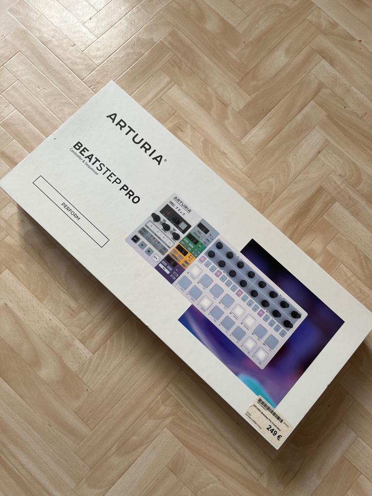 Controller sequencer arturia, Musique & Instruments, Équipement Midi, Neuf, Enlèvement