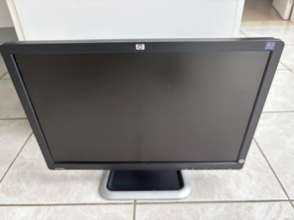 Monitor HP 22 inch, Ophalen, 3 tot 5 ms, In hoogte verstelbaar, HP
