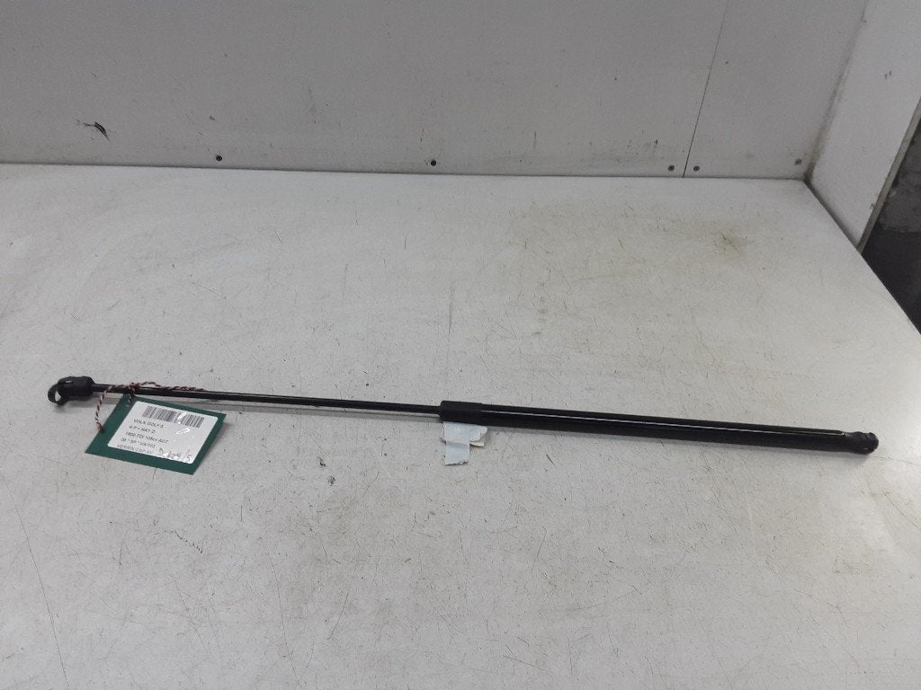 VERIN DE CAPOT Volkswagen Golf V (1K1) (1KO823359A), Volkswagen, Mevr. I. Hauben, Utilisé, Rue de l'Espoir 34 34
4030  GRIVEGNÉE, BE