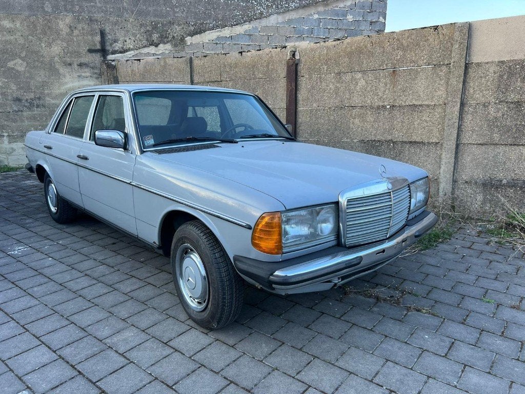 Mercedes W123 oldtimer lot 2x 240D/200D Belgische wagens, foto 3