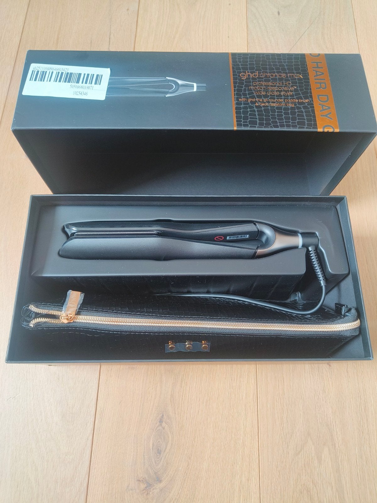 ghd Chronos Max Wide Plate Styler Gift Set – NIEUW, Ophalen of Verzenden, Nieuw, Krultang of Stijltang