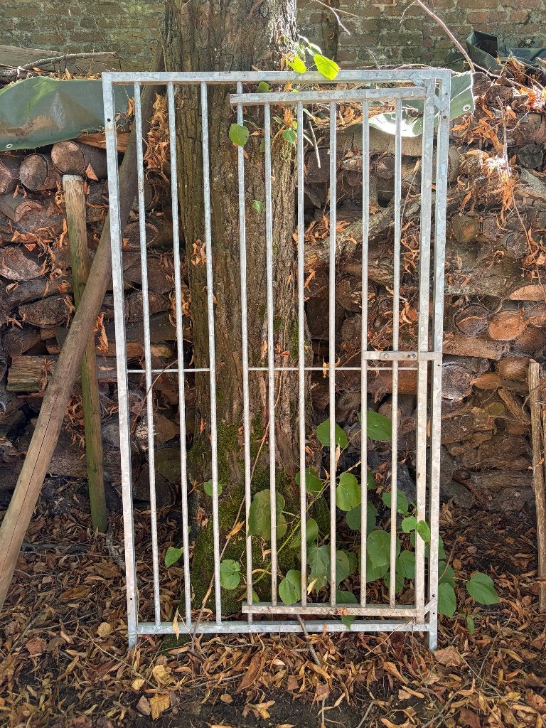 2 verzinkte metalen hekken  hondenren – 2 m + 1 m met deur, Ophalen, Hondenkennel, 100 cm of meer, 110 cm of meer