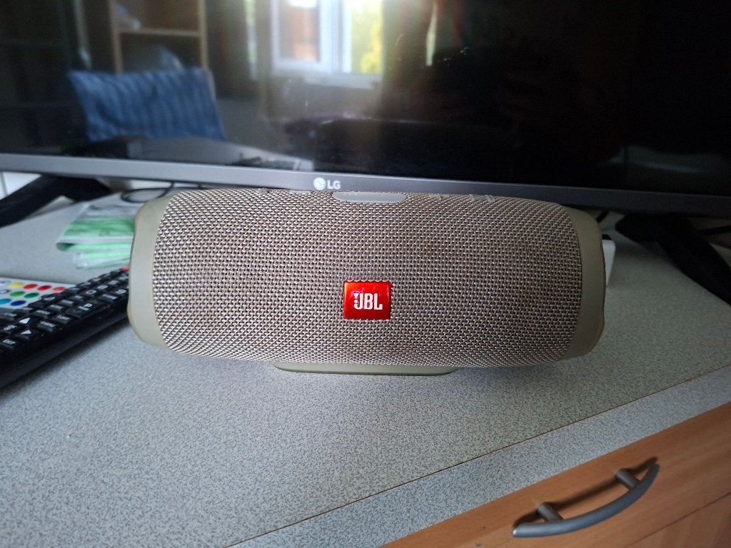 JBL Charge 3 Bluetooth Speaker Beige – Werkt Perfect, JBL, Ophalen of Verzenden, Zo goed als nieuw, Draagbare speaker