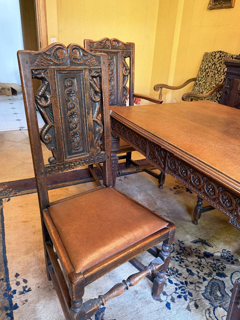 Salle à manger Néo-Renaissance Buffet table et 4 chaises, 4 à 6 chaises, Néo-Renaissance, Enlèvement, Utilisé