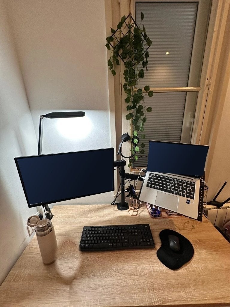 Monitorarm + laptophouder – enkel de beugel, Computers en Software, Ophalen, Zo goed als nieuw, In hoogte verstelbaar