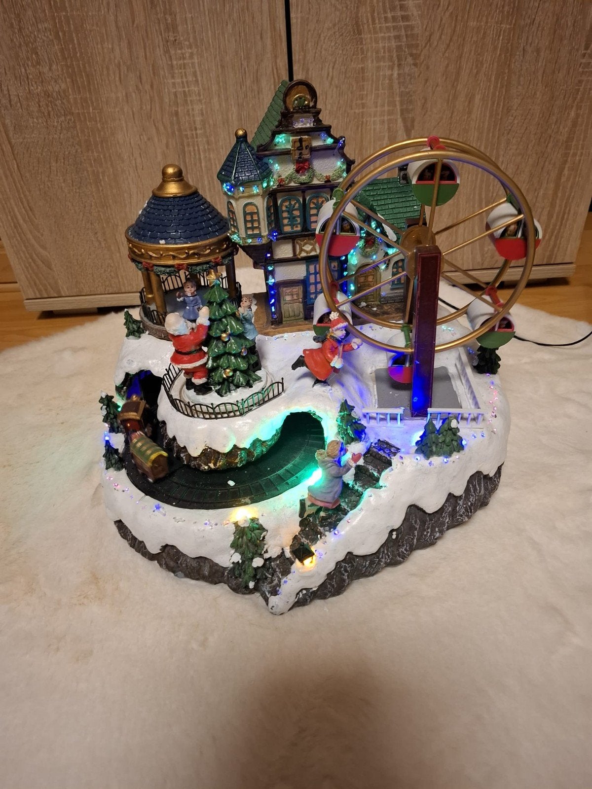 Village de Noël., Divers, Enlèvement