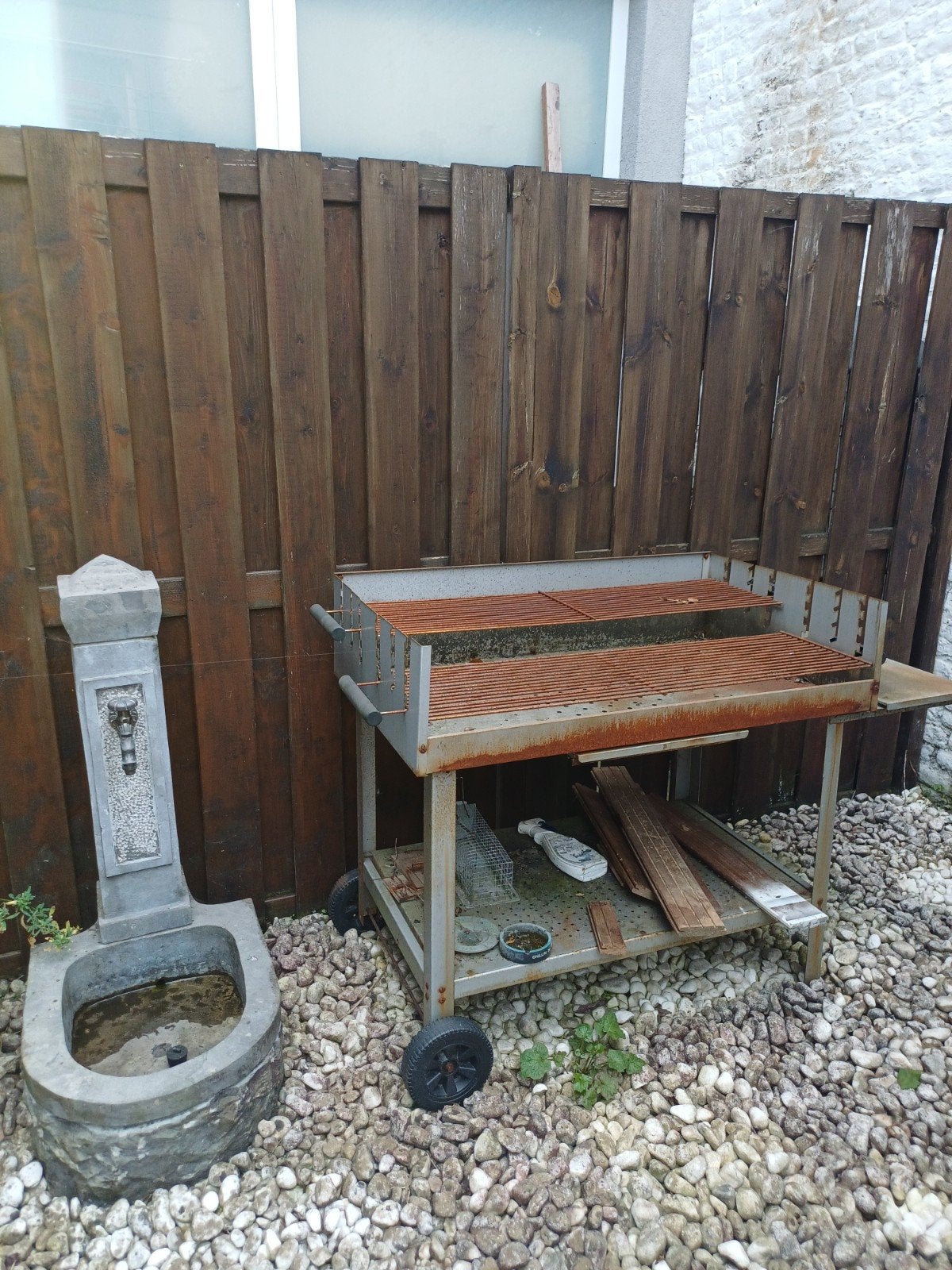 BBQ om weg te geven — 120  65  90 cm GRATIS, Ophalen, Gebruikt