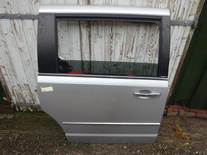 Portière 4portes arrière droite d'un Chrysler Voyager, 3 mois de garantie, Utilisé, Porte, -