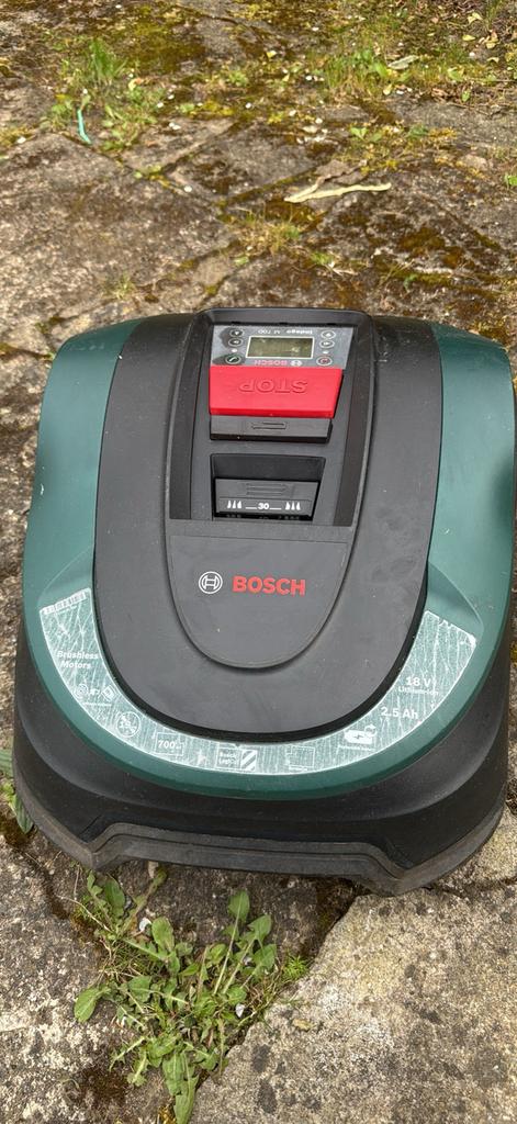 Robot tondeuse bosch M 700 en bon etat, Enlèvement ou Envoi, Utilisé