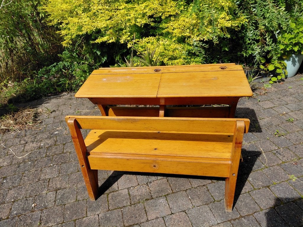 Bureau ancien enfant, Enlèvement