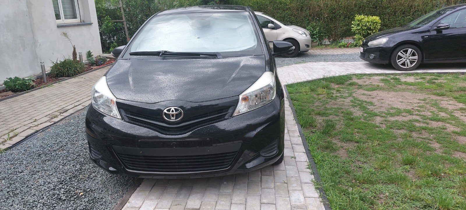 Toyota Yaris 2014 – 72.000 km – €6.700, Auto's, Euro 5, Stof, Zwart, 5 deurs