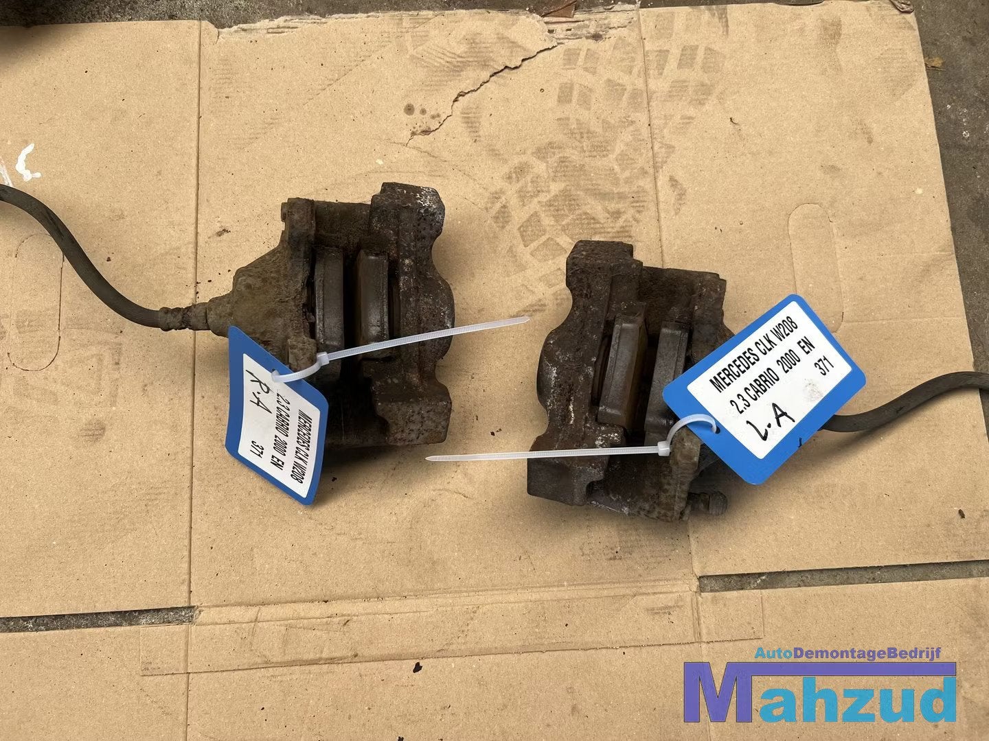 MERCEDES CLK W208 Achter Remklauw links rechts 1998-2002, Gebruikt, Mercedes-Benz AG, Mercedes-Benz, Mercedesstrasse 120
70372  Stuttgart, DE