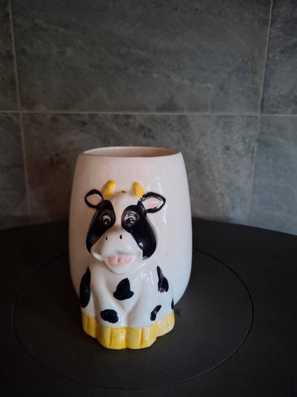 vaasje/pennenhouder met koe, Ophalen, Zo goed als nieuw