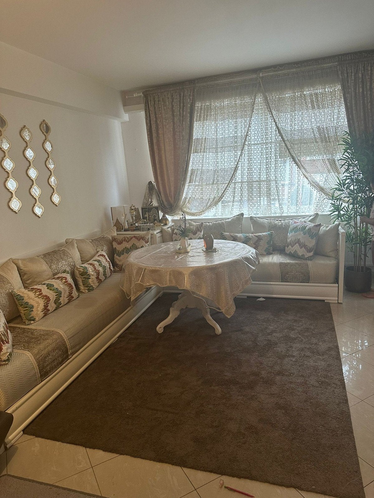 salon marocain, Enlèvement, Utilisé