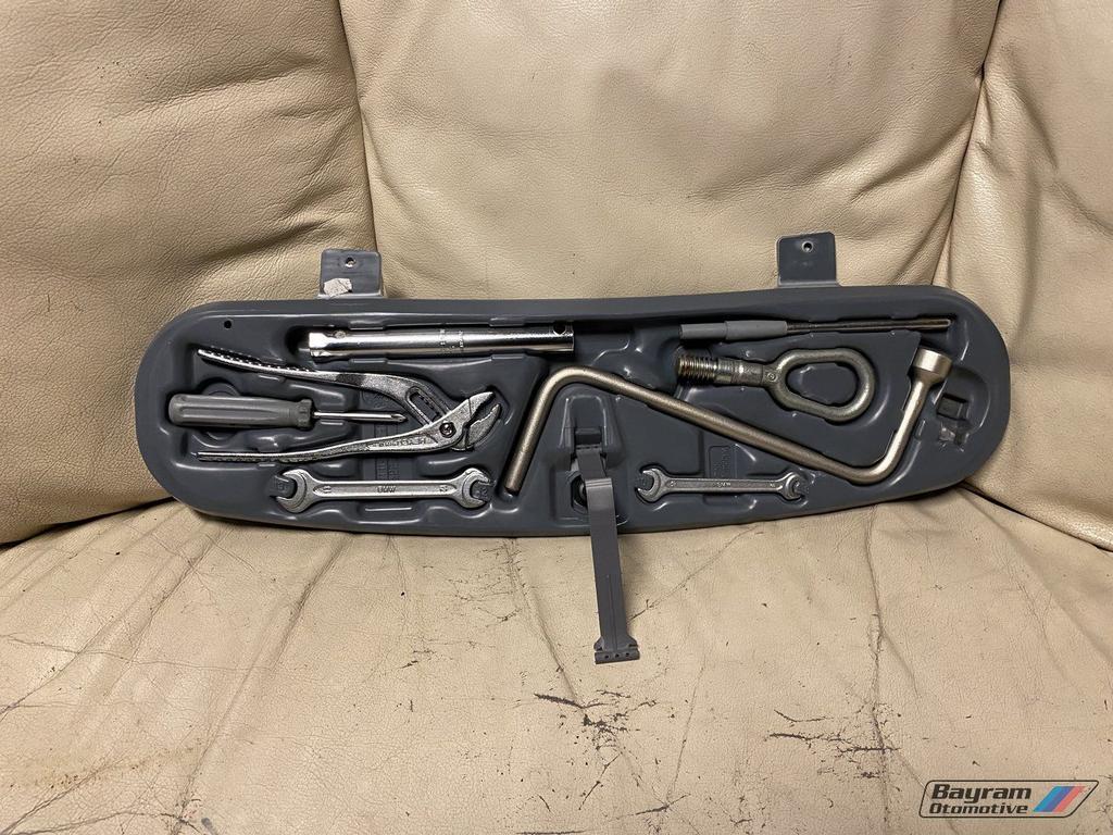 Bmw E46 coupe Gereedschapset Onboard gereedschap M3 3-serie, -, Utilisé, -, Enlèvement ou Envoi