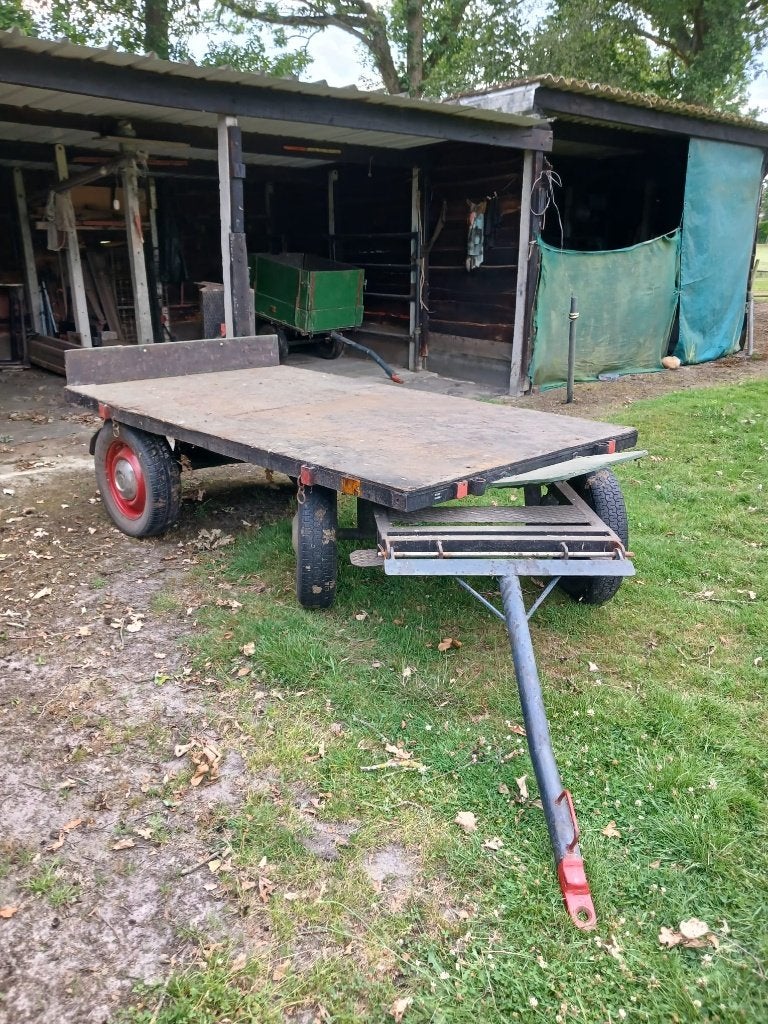 Platte wagen voor hooi te laden, Zakelijke goederen, Ophalen, Overige, Transport