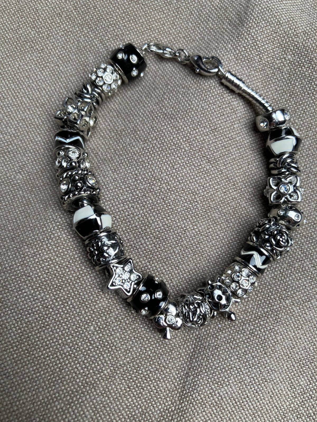 Bracelet avec breloques, Envoi, Comme neuf