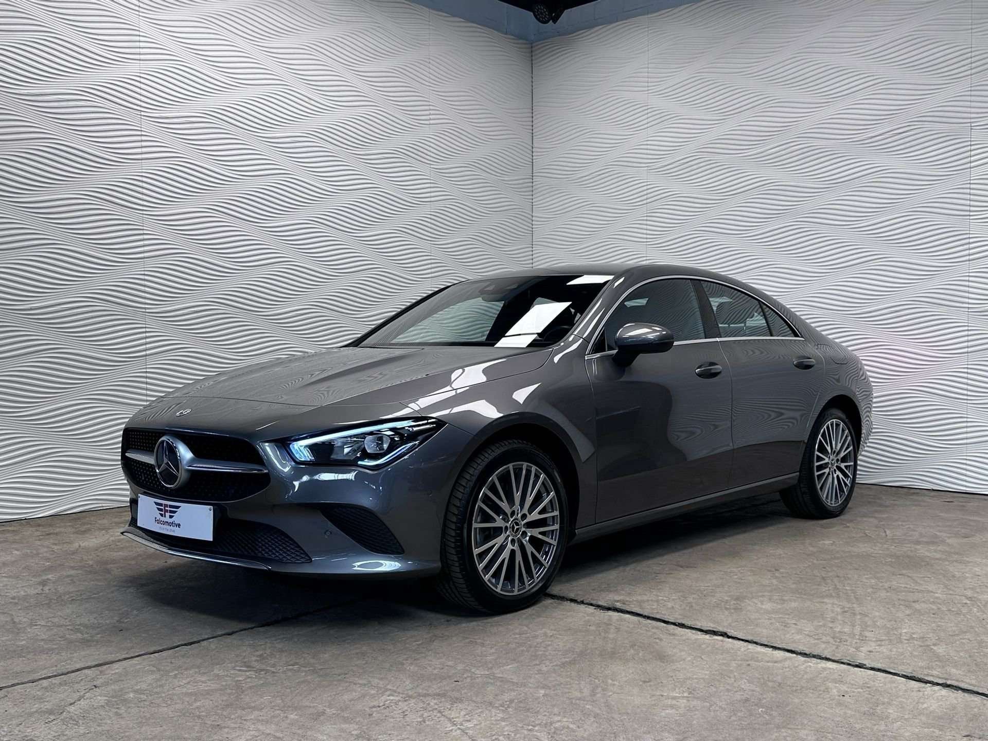 Mercedes-Benz CLA e*PHEV*NAVI MBUX*CAMERA*ZETELVERW.*LED*, Auto's, Automaat, Lederen bekleding, Hybride Elektrisch/Benzine, 22 g/km