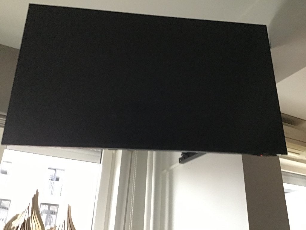 Tv met hangsysteem en afstandsbediening, TV, Hi-fi & Vidéo, Enlèvement, Comme neuf, Originale, TV