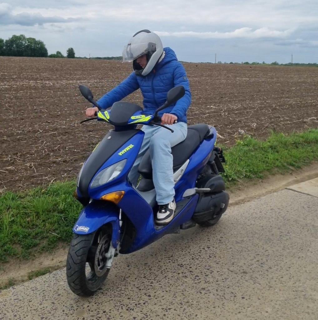 YAMAHA 125 MAXSTER SCOOTER BLEU, Autres modèles, 125 cm³, Comme neuf, Enlèvement