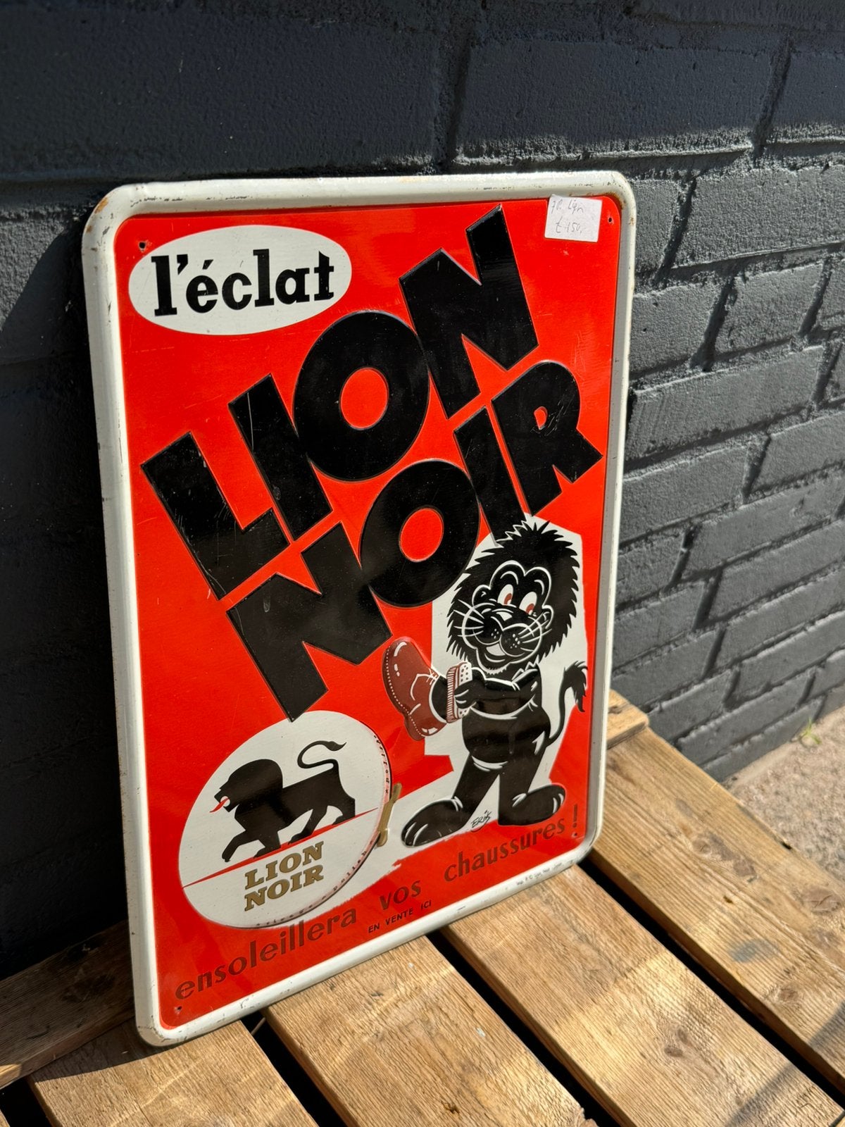 Ancien panneau publicitaire pour cirage  Lion Noir, Enlèvement ou Envoi, Utilisé, Panneau publicitaire