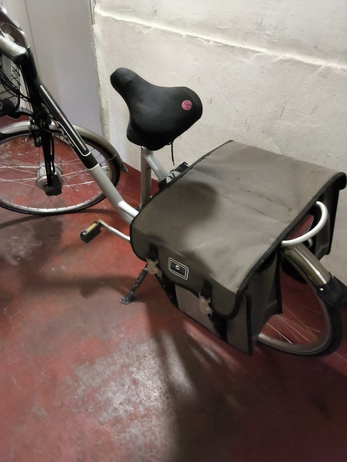 Giant elektrische damens fiets voor pers rond 1,85 cm groot, Ophalen, Giant