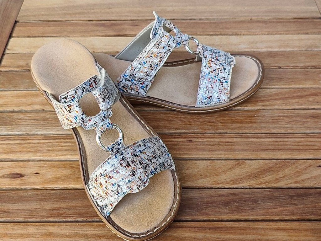 Sandales colorées Rieker type mules. Pointure 36. Neuf!, Neuf, Enlèvement ou Envoi, Beige, Sandales et Mûles