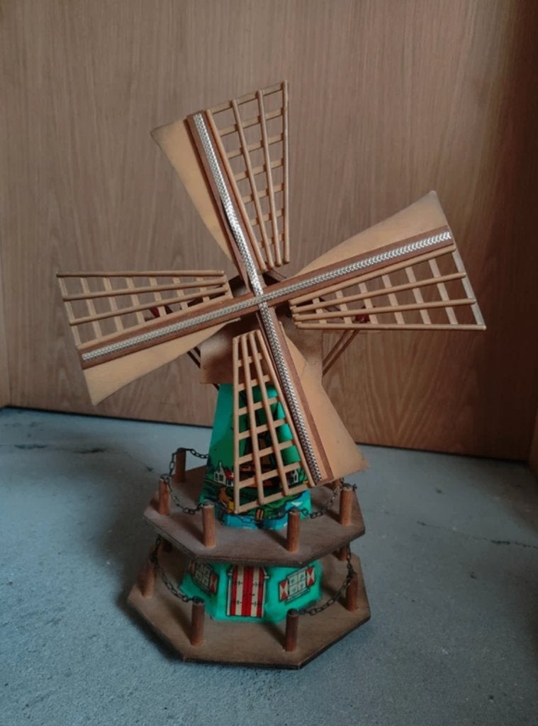Nostalgische Houten Windmolen – Werkend Mechanisme, Ophalen