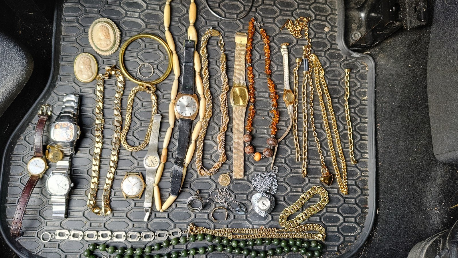 magnifique lot de bijoux anciens en métal doré en tout genre, Enlèvement ou Envoi, Comme neuf