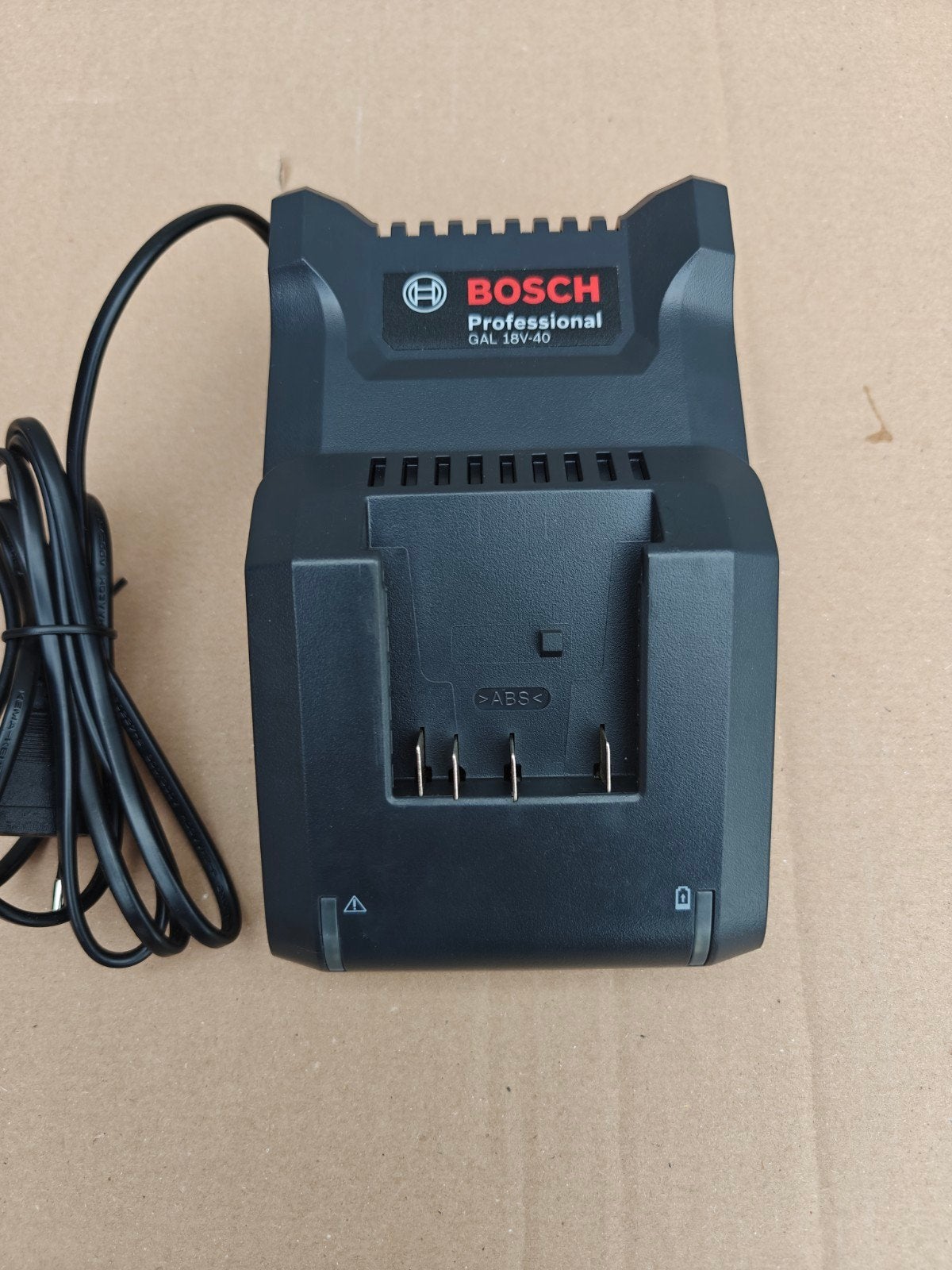 Bosch GAL 18V-40 Chargeur rapide pour batterie Li-Ion 18 V, Bricolage & Construction, Enlèvement ou Envoi