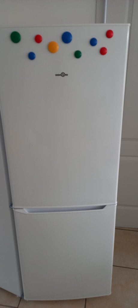 Réfrigérateur combiné High One comme neuf - Garantie 8 mois, Comme neuf, 45 à 60 cm, 100 à 150 litres, Avec congélateur séparé