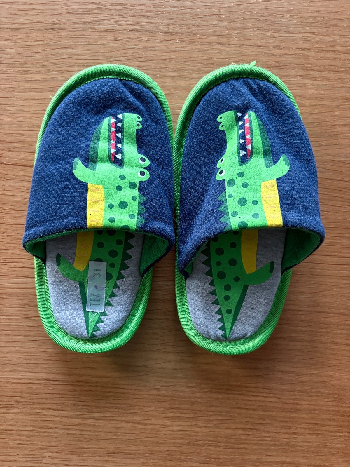 Pantoufles Crocodile TEX - Pointure : 31 - 4€, Garçon, Enlèvement ou Envoi, Utilisé, Autres types