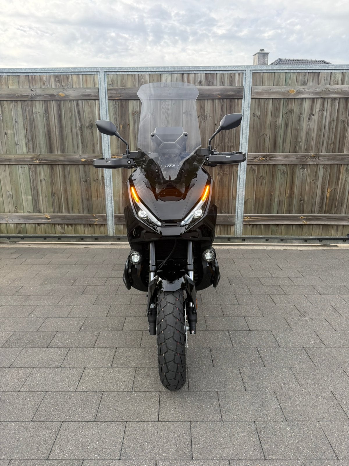 Honda x-adv 750 full black, 750 cc, Nieuw, Minimaal motorrijbewijs A2, Automaat