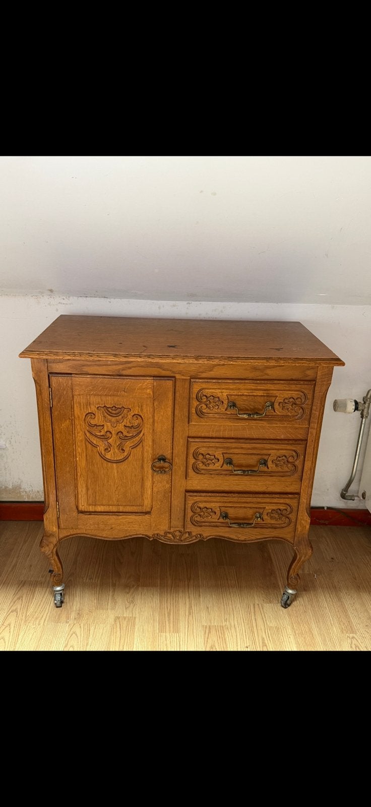 Meuble ancien a roulette à restaurer, Enlèvement