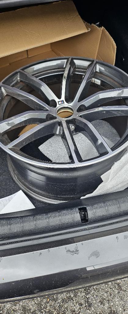 Jante BMW série 5 520 pack M modèle 2024, Autos : Pièces & Accessoires, Pneus & Jantes, 4 Saisons, 275 mm, 18 pouces, Enlèvement