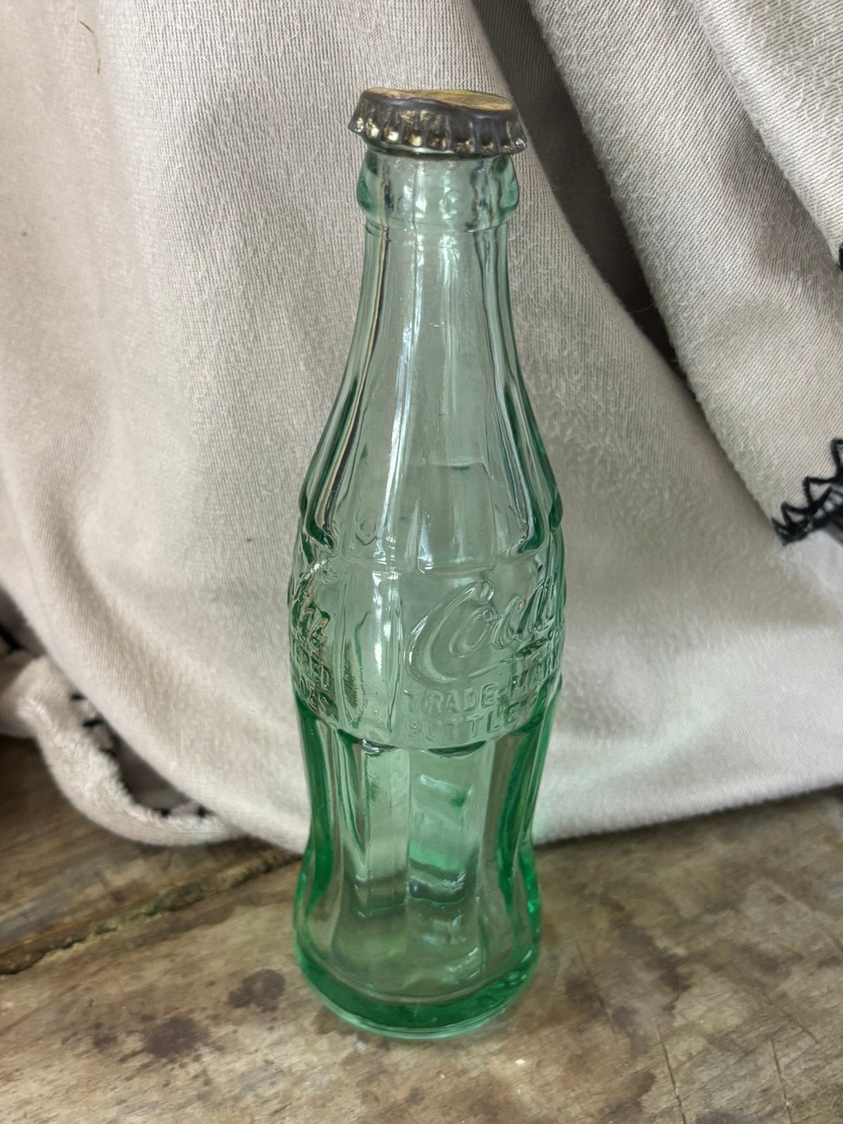 Bouteille coca cola 1942  Oakland Californie + capsule, Collections, Objets militaires | Seconde Guerre mondiale, Enlèvement ou Envoi